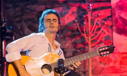 Pedro Navarro cierra Luz Binéfar con un emotivo tributo a Paco de Lucía