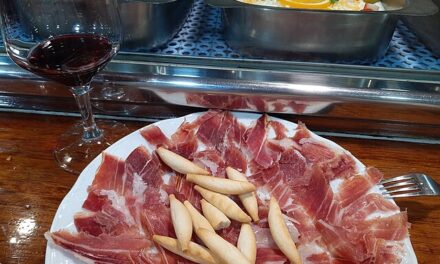 SABÍAS QUE… el jamón ibérico no se come, se venera