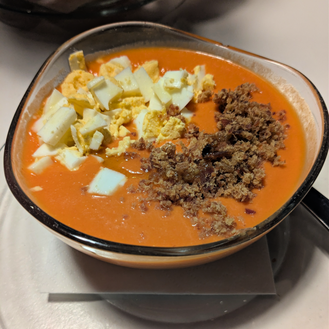 Gazpacho y salmorejo: sabores del verano en España