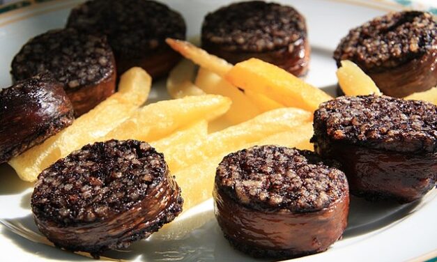 ¿Por qué la morcilla de Burgos es un embutido legendario de Castilla y León?