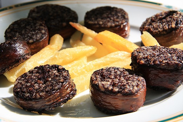 ¿Por qué la morcilla de Burgos es un embutido legendario de Castilla y León?