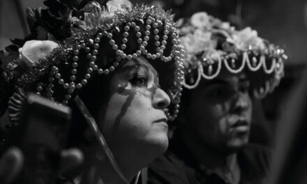 Títeres flamencos y zambombas navideñas llevan la tradición a Málaga